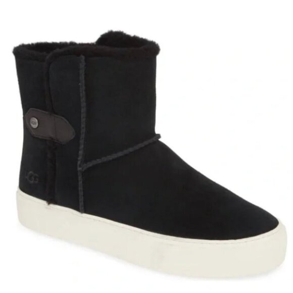 UGG Priya Plush Sneaker Boot Black Women’s Size 8.5 - Picture 1 of 7
